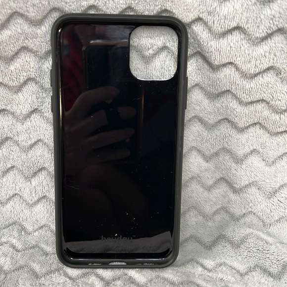 Heyday- iPhone 11 Pro Max case - - Picture 2 of 2